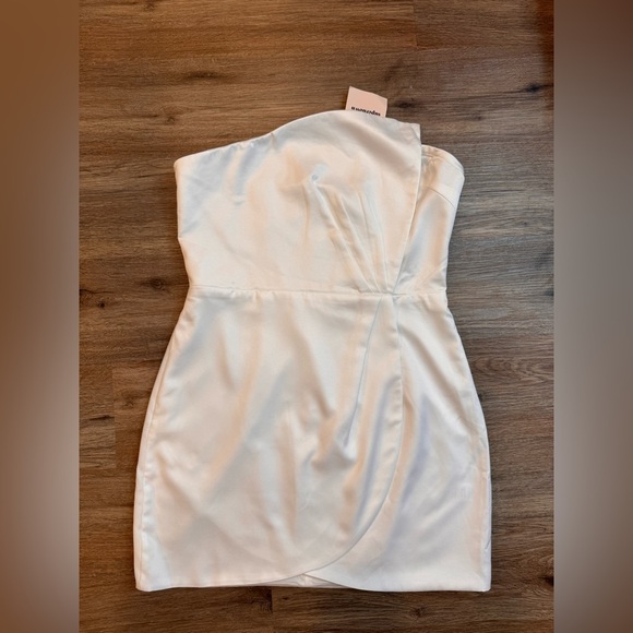 NWT Superdown Sasha Mini White Dress Large - Picture 1 of 9